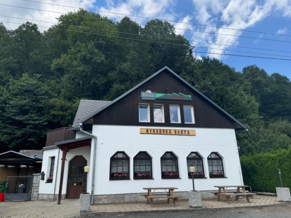 Penzion A Rybarska Basta U Jesetera Jeseník Esterno foto